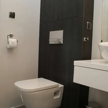 Irs Royal Irs Aviator Apartmán *